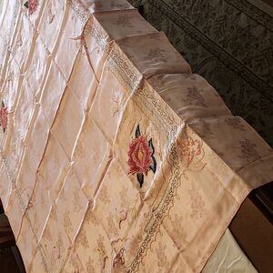 Vintage Pink and Cream Table Linens for Elegant Dining / W 4 Napkins